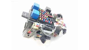 CAJA RELES / FUSIBLES HYUNDAI SANTA FÉ I (2001-2006) 2.4 16V 4X4 146CV 2351CC - L. 5848245 / 9540026500